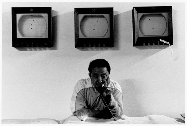 1983년 뉴욕스튜디오에서의 백남준. /사진=백남준아트센터