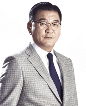 염태순 회장/사진=신성통상 홈페이지