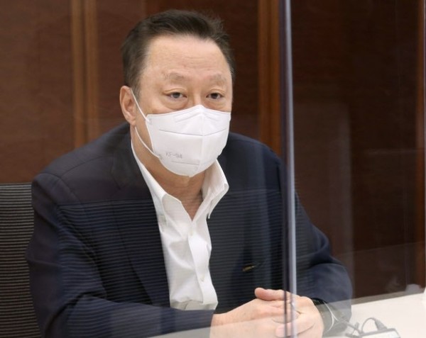 박용만 대한상공회의소 회장이 지난 8일 긴급 기자간담회에서 상법·공정거래법 개정안을 비판하고 있다. /사진=대한상공회의소