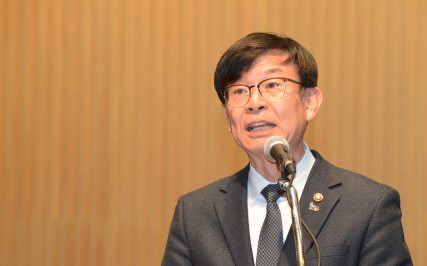 지난해 4월 1일 김상조 당시 공정거래위원장이 열여덟번째 '공정거래의 날' 행사에서 기념사를 하고 있다. /사진=공정거래위원회
