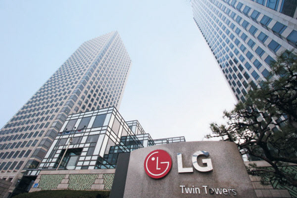 모바일(MC) 사업부 매각을 검토하고 있다고 밝힌 LG전자 주가가 상승세를 보이고 있다. /사진=LG전자