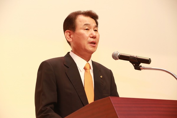 정은보 신임 금융감독원장이 임원 전원에게 사표를 쓰라고 요구해 논란이 일고 있다./사진=금감원