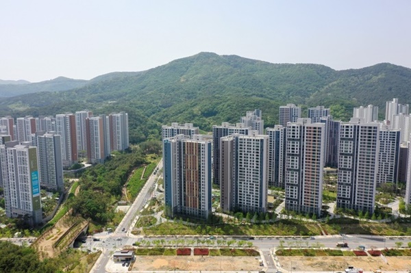 외지인들이 전국 비규제지역 아파트를 싹쓸이하고 있다. /사진=부산 기장군청