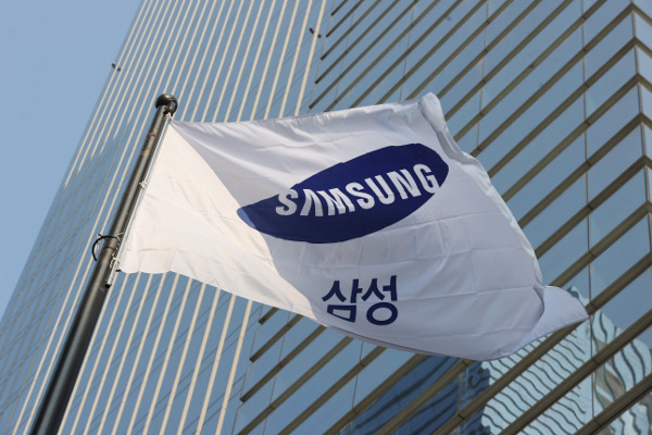 삼성웰스토리가 일감몰아주기 혐의로 부과된 과징금으로 인해 돈이 없다며 직원들에게 성과급을 지급하지 않기로 해 반발이 심하다./사진=삼성전자