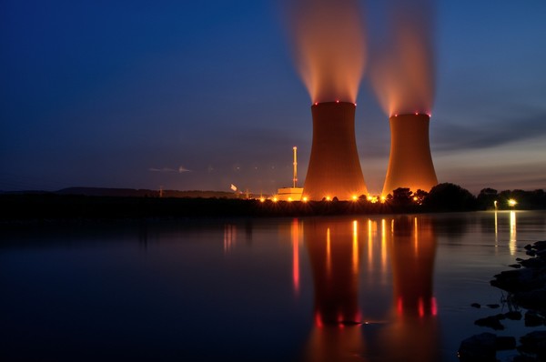 국내 최초 글로벌 원자력 ETF가 코스피시장에 상장한다. 사진은 독일의 그론데 원자력발전소 냉각탑. /사진=픽사베이