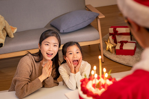 무상증자에 따른 권리락 효과로 스튜디오산타클로스가 상한가를 기록했다. /이미지 사진=이미지투데이
