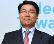 거액의 스톡그랜트 성과급 잔치 논란으로 사퇴 압박을 받고 있는 최정우 포스코 회장. /사진=포스코