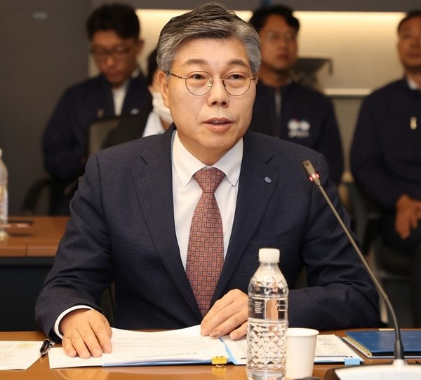 지난달 6일 시중은행 전환 추진 계획을 설명하고 있는 황병우 DGB대구은행장. /사진=DGB대구은행