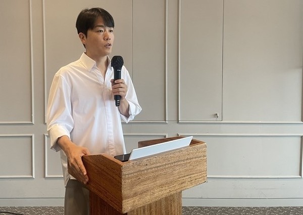 장대규 레뷰코퍼레이션 대표가 지난달 15일 기업공개(IPO) 간담회에서 성장전략을 소개하고 있다. /사진=레뷰코퍼레이션