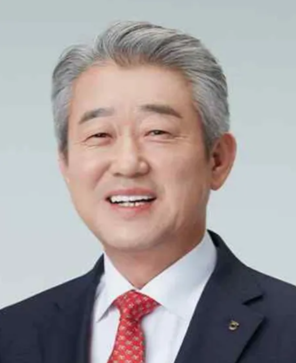 제25대 농협중앙회 회장으로 당선된 강호동 율곡농협 조합장. /농협중앙회