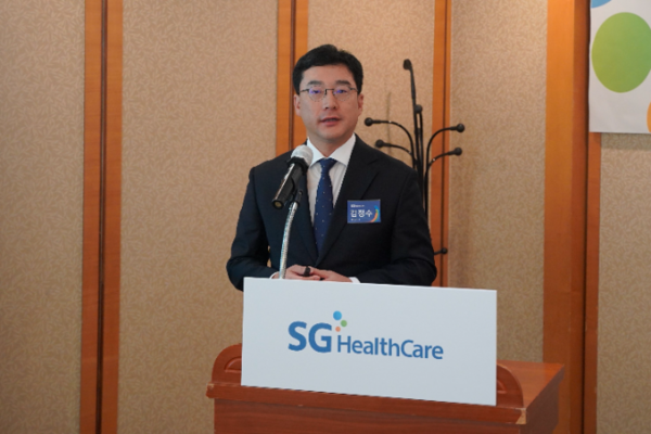 의료용 영상진단기기를 만드는 에스지헬스케어가 19일 코스닥시장에 상장한다. 사진은 김정수 대표가 지난 10월 23일 기자간담회에서 에스지헬스케어의 성장 전략을 소개하고 있다. /사진=에스지헬스케어