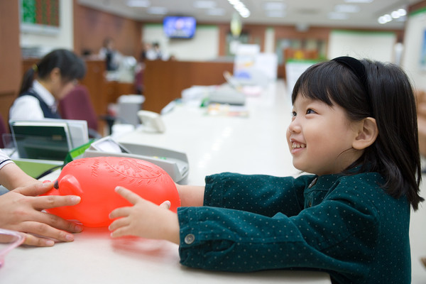 보호받을 수 있는 예금액이 24년 만에 현행 5000만원에서 1억원으로 상향된다. /사진=이미지투데이