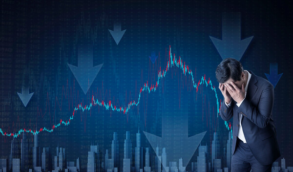 증시 하락장에 투자하는 ‘인버스’ 상장지수펀드(ETF)의 하락 추세가 길어지고 있다. /일러스트=클립아트코리아