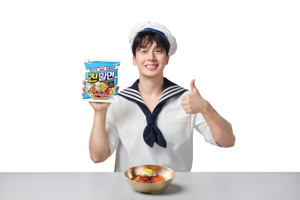 오뚜기 진밀면 모델 허경환.