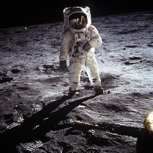 1969년 7월 20일 아폴로 11호에 탑승해 닐 암스트롱 다음으로 달에 발을 디딘 버즈 올드린. 2011년에는 영화 '트랜스포머3'에 특별 출연했다. /사진=픽사베이