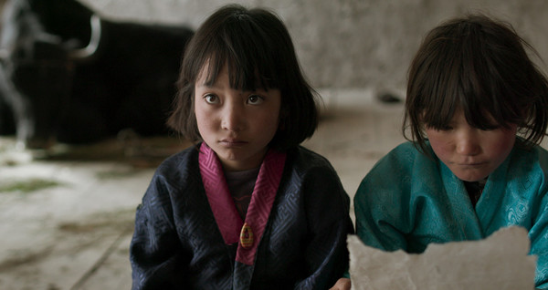 행복지수 1위 국가 부탄의 영화 ‘교실 안의 야크’의 한 장면. /사진=영화 스틸컷