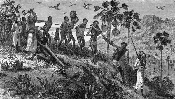 오늘날의 탄자니아와 모잠비크에서 노예를 끌고가는 아랍인 노예상들. /출처=위키피디아