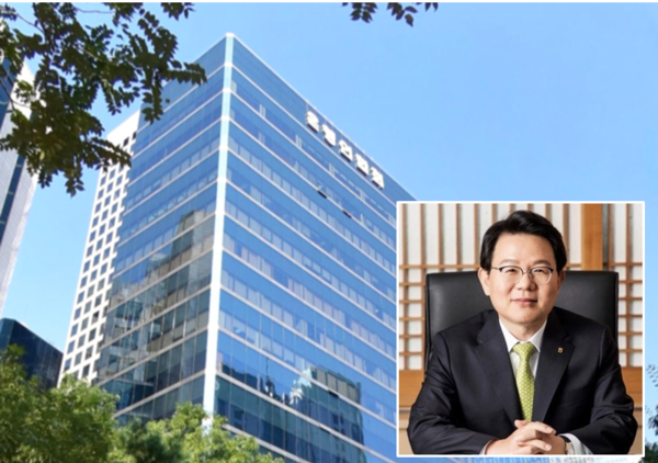 지난해 12월 1일 제14대 은행연합회장에 취임한 김광수 회장은 관료 출신으로 낙하산 논란이 일고 있다.